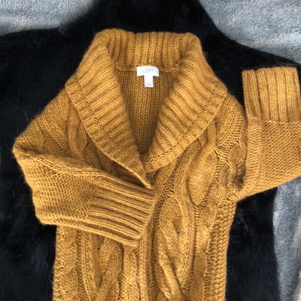 Beautiful Oversized LOFT Sweater💕